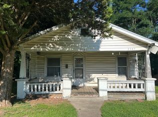 2147 N Travis Ave, Springfield, MO 65803