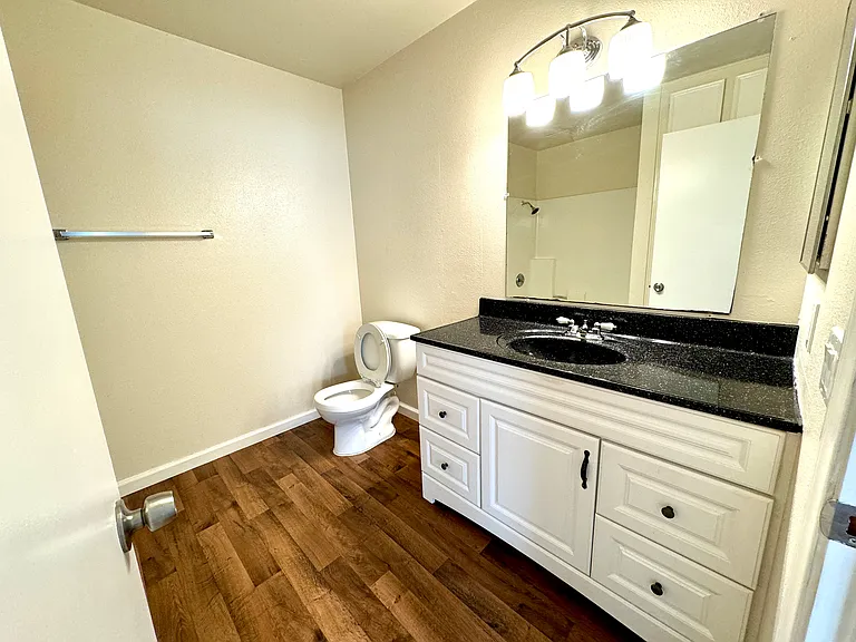 Martin Woods Apartment Homes — Photo 15