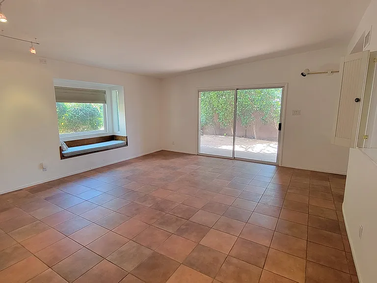 2107 S Ventura Dr — Photo 25