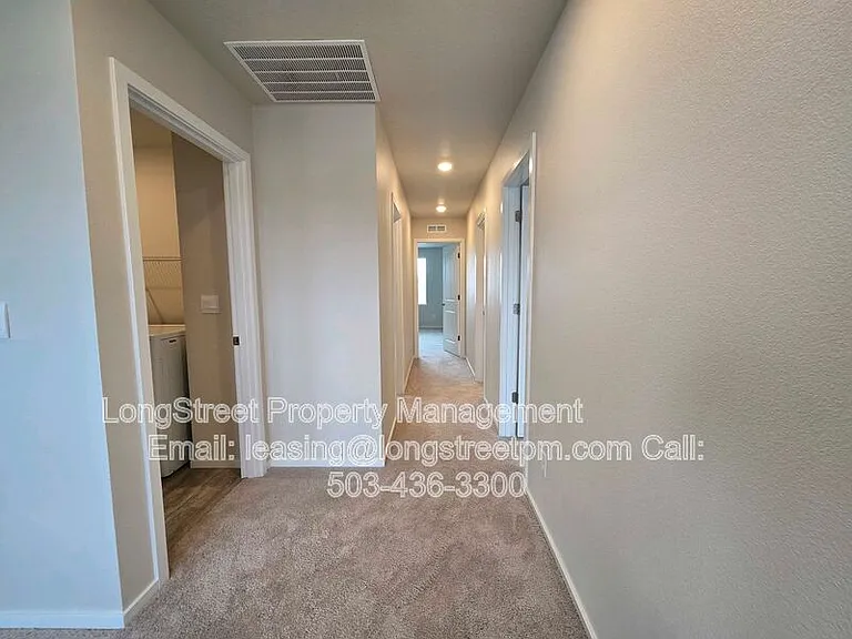 412 Lost Lake St NE — Photo 16