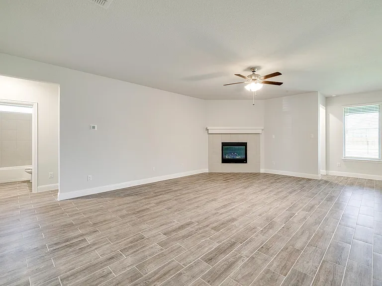 1216 Blanco Trl — Photo 11