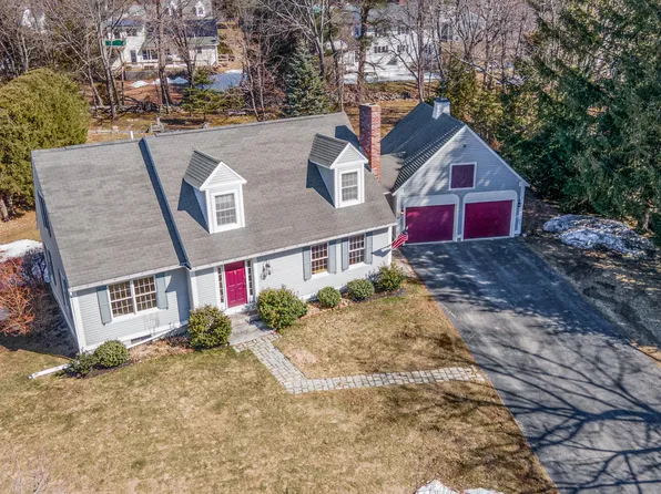 11 Hillcrest Street, Hallowell, ME 04347