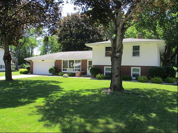 2nd image of 25676 Lake Dr