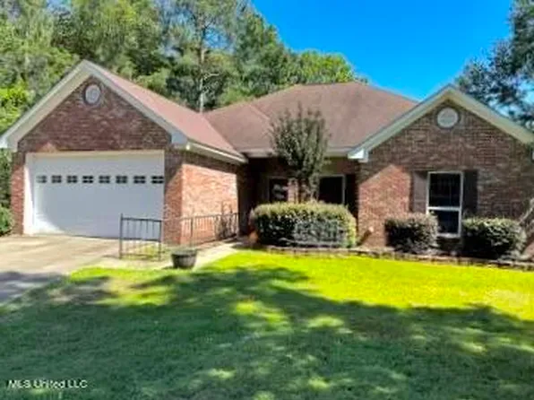 735 Woodrun Dr, Pearl, MS 39208