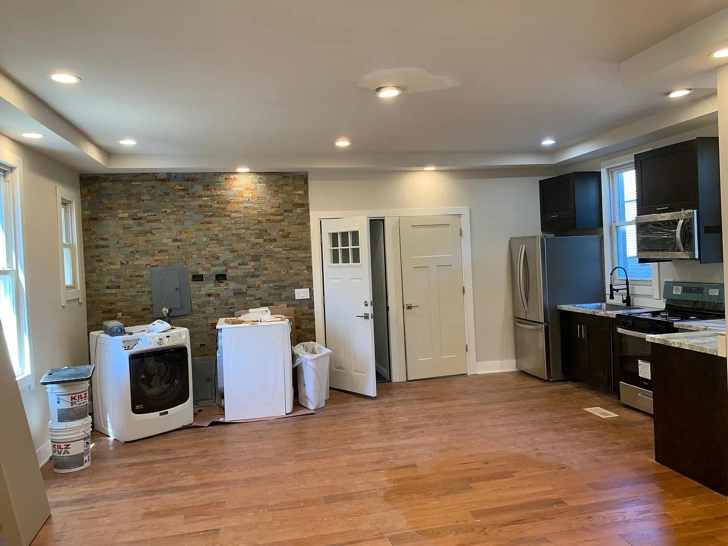 2 bed, 2896 sqft, $3,299 — Photo 3