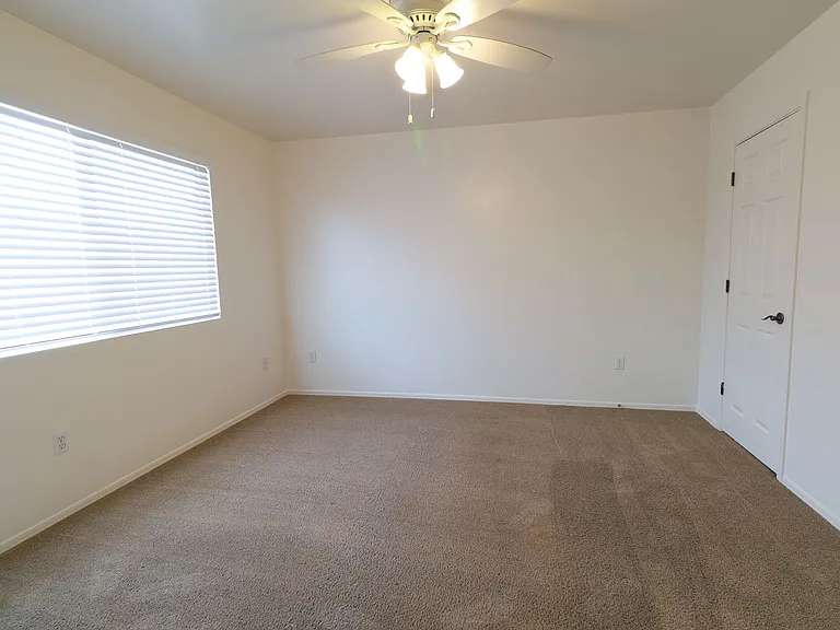 1696 W Blue Horizon St — Photo 10