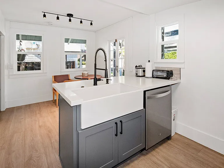 935 Olive Ave — Photo 9