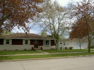 2500 S Fountain Ave, Appleton, WI 54915