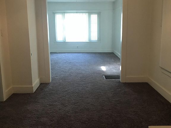 living room/dinning room