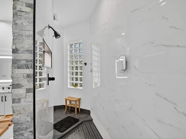 10337 Trianon Pl — Photo 29