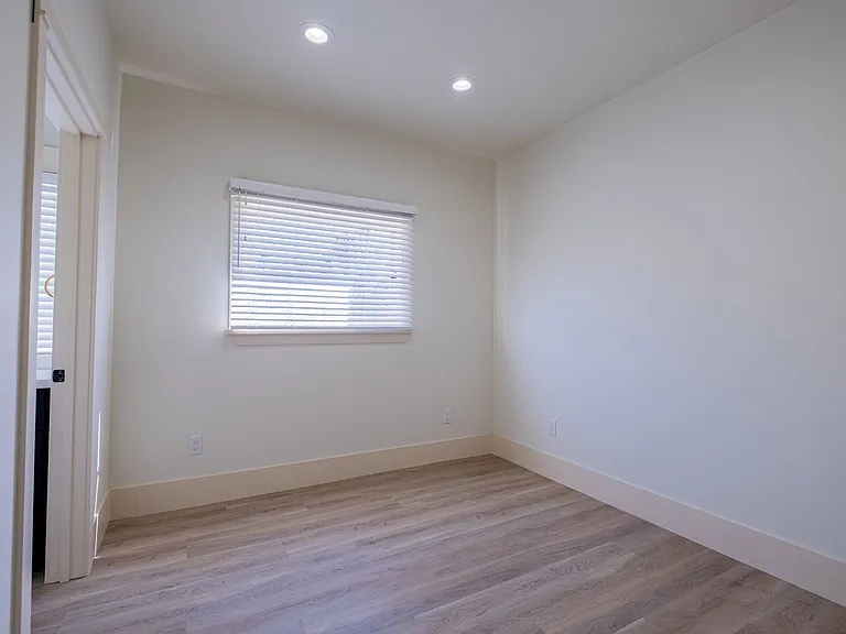 Catalina Residences — Photo 13