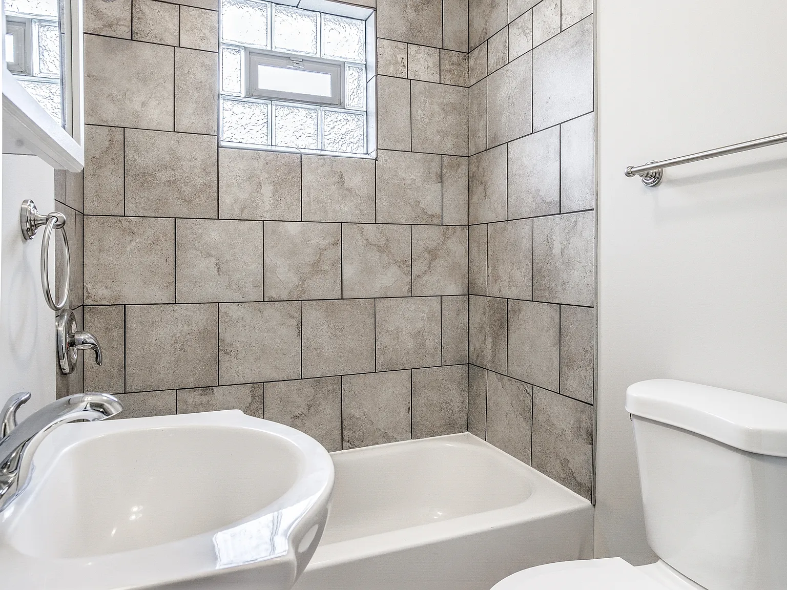 3398 High Ridge Blvd - 16 — Photo 4