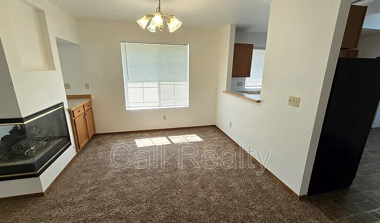 5205 S Smith Ct — Photo 4