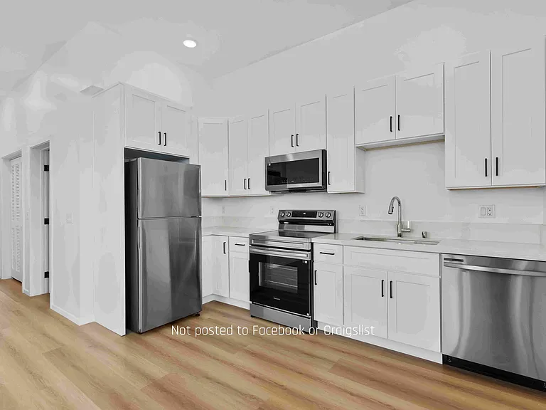 2850 Nye St — Photo 7