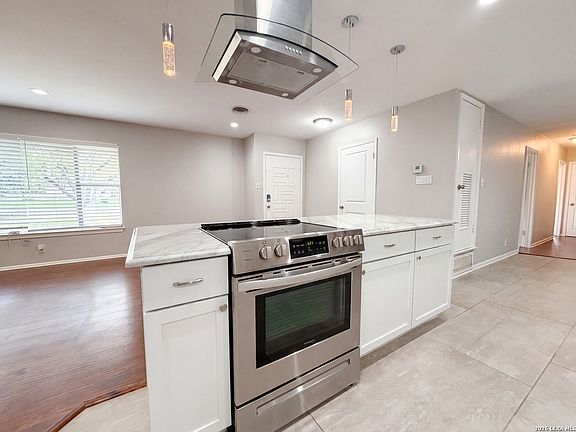 2nd image of 1118 MELISSA DR