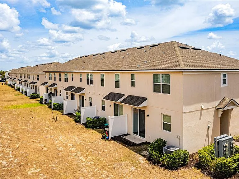1124 Lakeshore Breeze Pl — Photo 24