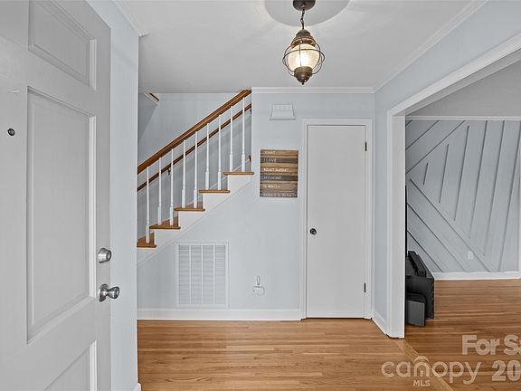 5th image of 1040 Timber Lake Dr