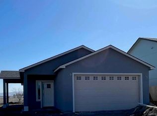 721 S 6th St, Mabton, WA