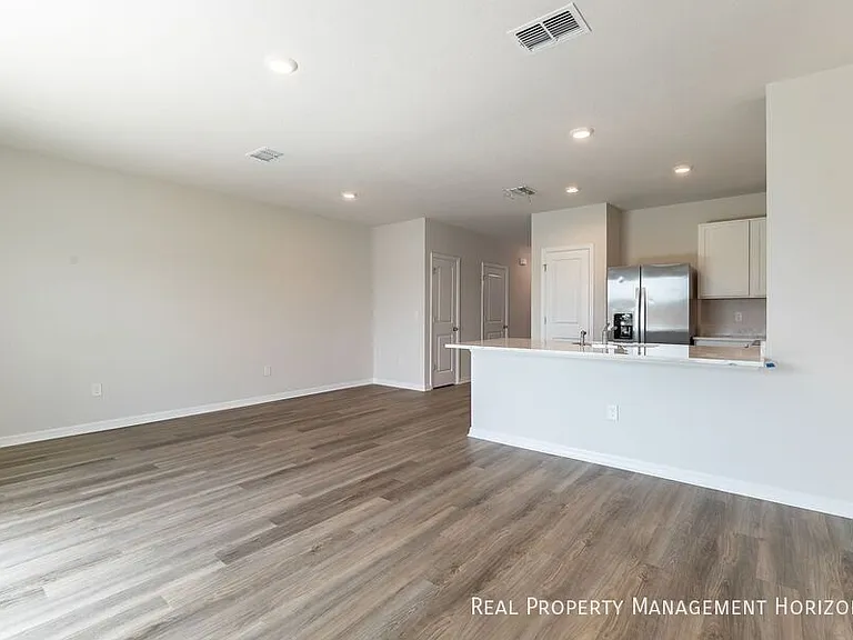 17769 Crescent Moon Loop — Photo 4