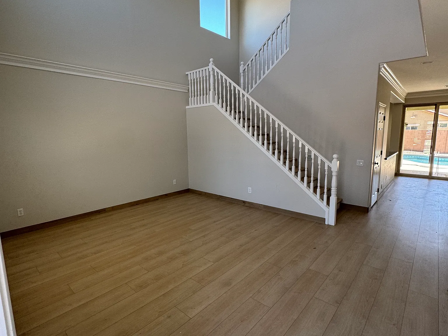 3 bed, 2.5 bath, 1966 sqft, $3,150 — Photo 2