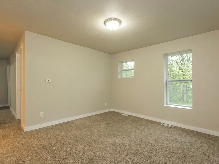 338 E Pleasant View Dr — Photo 7