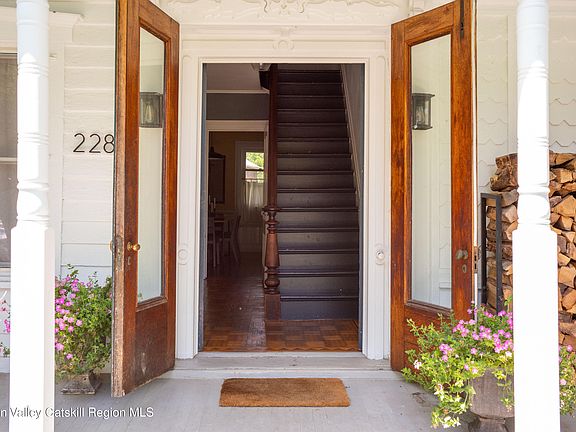 3rd image of 228 Main Street