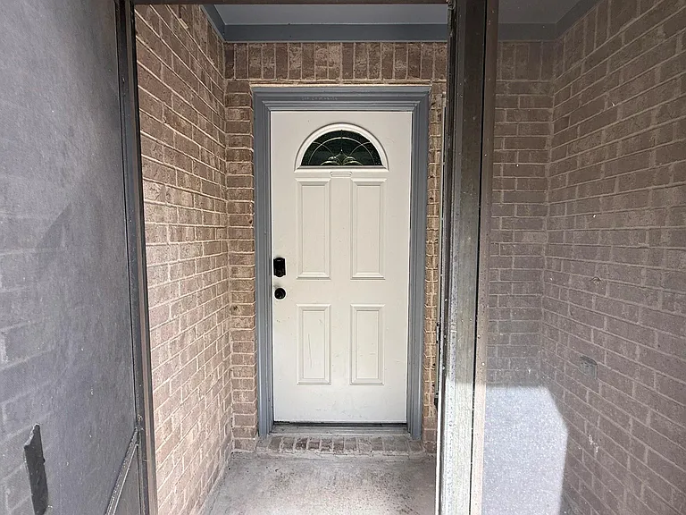 5525 Main St — Photo 5