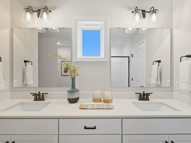 3472 Knightsbridge Trl N — Photo 30