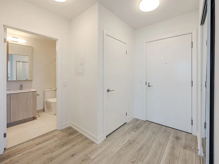 223 Redpath Ave — Photo 188