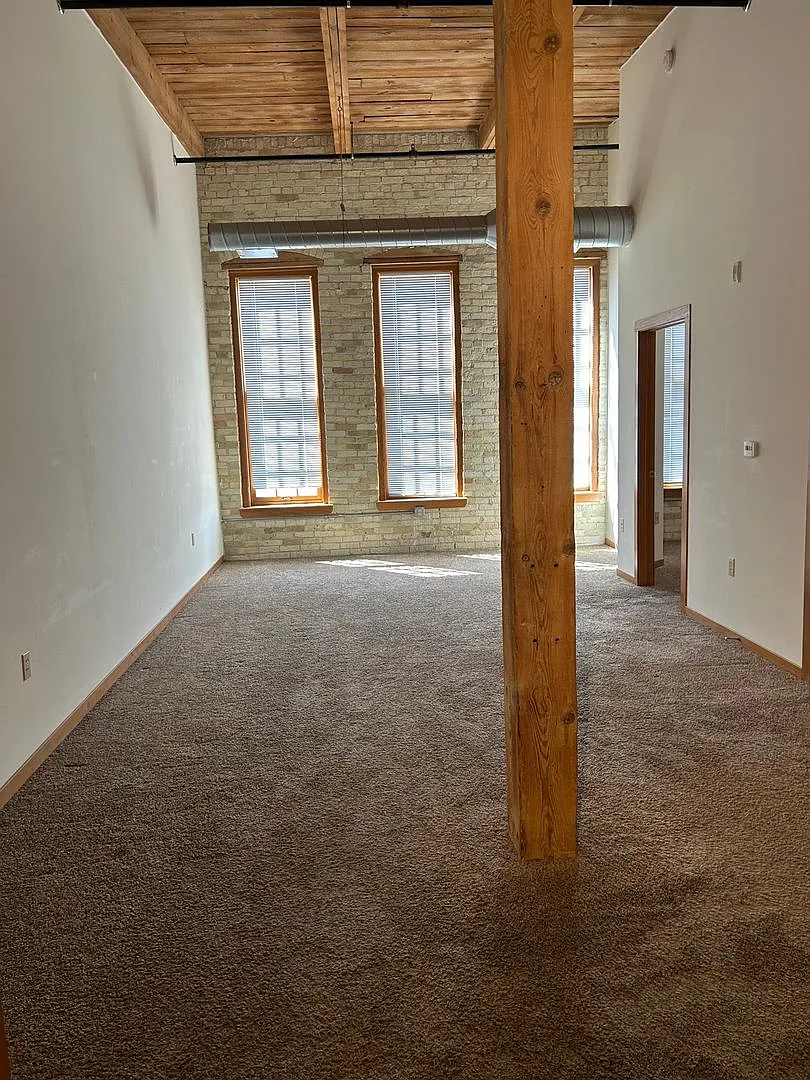 Belle Harbor offers one, two, and three bedroom lofts — Photo 1