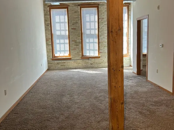 Belle Harbor offers one, two, and three bedroom lofts
