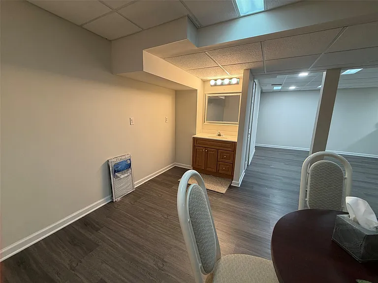 7043 Foxridge Dr — Photo 39