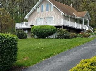 12 Essig Dr, Fleetwood, PA 19522