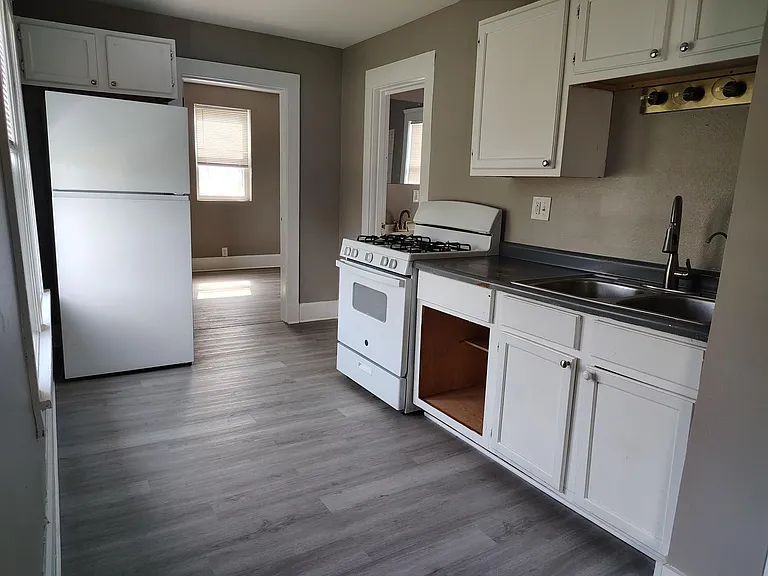 1217 Grand Ave — Photo 8