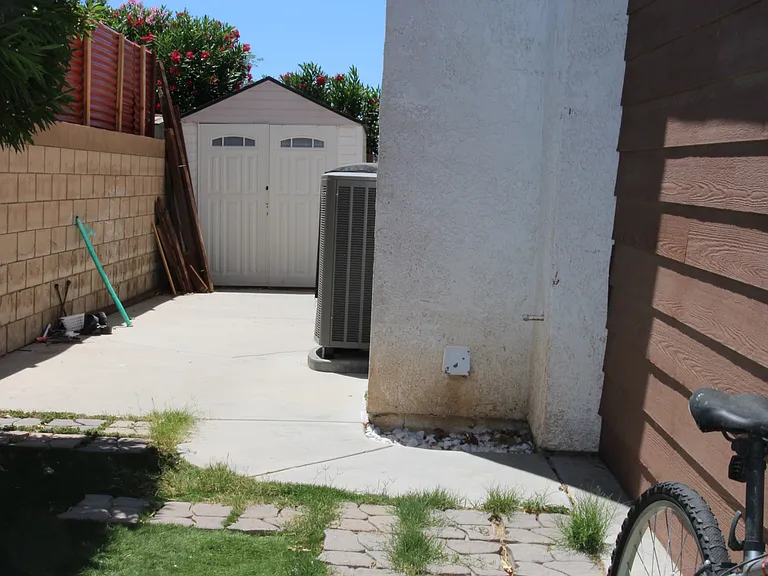 44718 Cerisa St — Photo 33