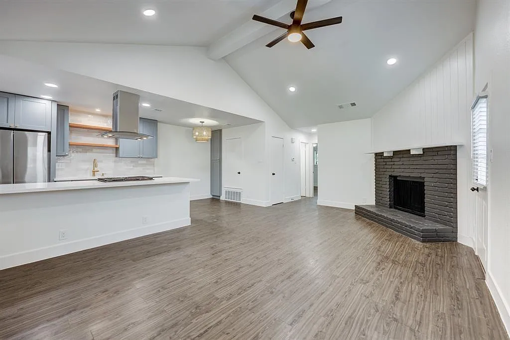 2 bed, 1.0 bath, 960 sqft, $1,795 — Photo 3