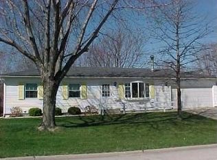 220 Lambeth Rd, Waterloo, IA 50701