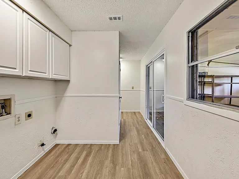 3707 Tarragona Ln — Photo 28