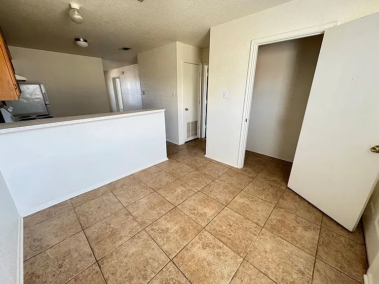 3404 Zephyr Rd #B — Photo 7