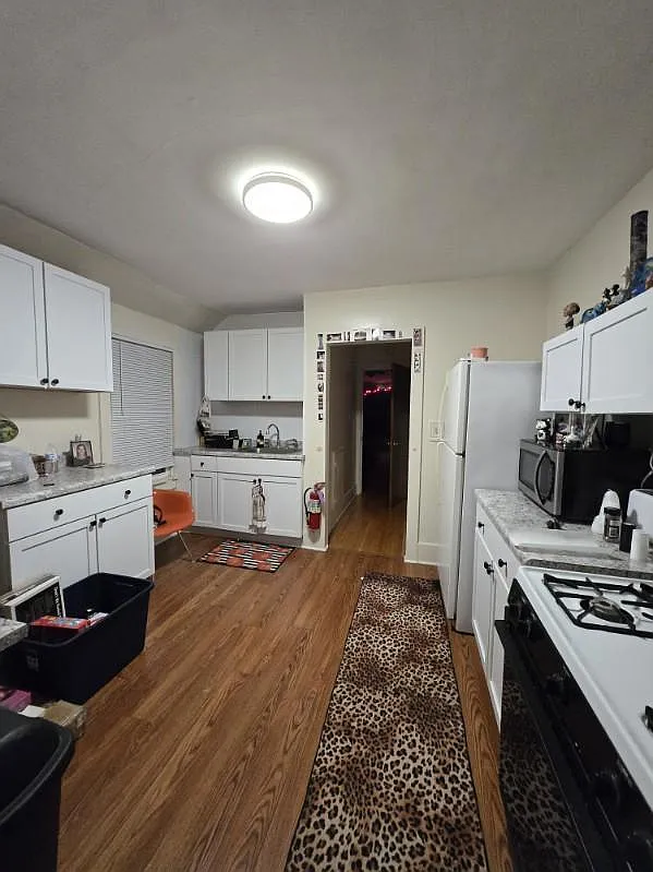 1 bed, $800 — Photo 1
