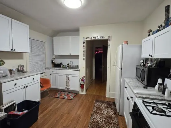178 E Howard St #2, Winona, MN 55987