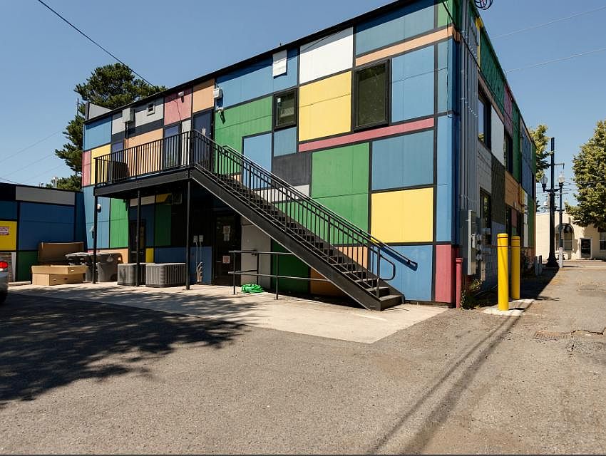 1st image of 242 SE Washington St APT 4