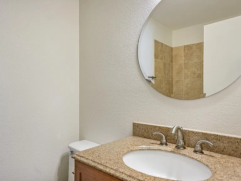 3500 Larchmont Cv #B — Photo 13