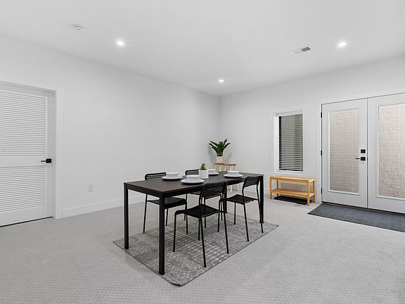 Dining area and private entrance