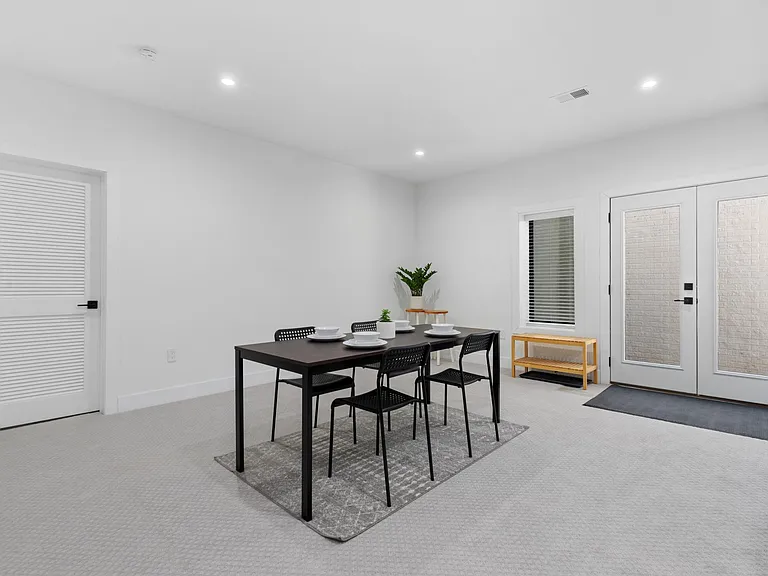 Dining area and private entrance