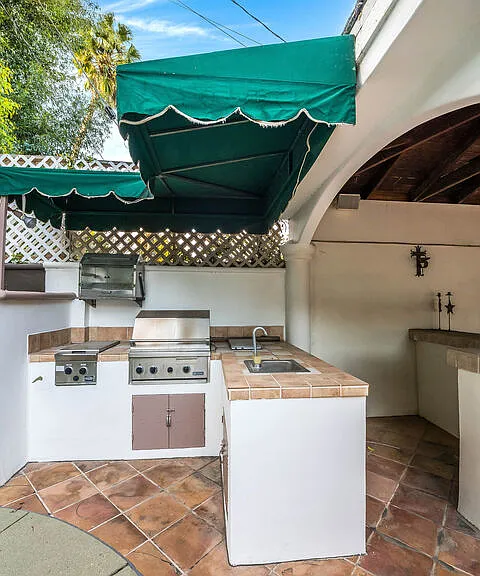 4063 Benedict Canyon Dr — Photo 27