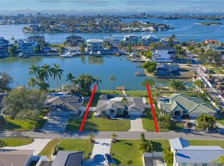 402 Harbor View Ln, Largo, FL 33770