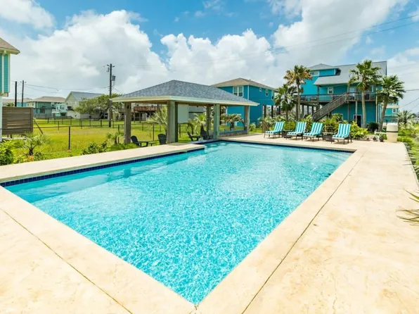 16515 Jolly Roger Rd, Jamaica Beach, TX 77554