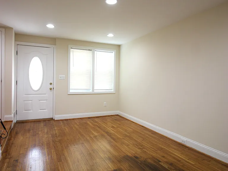 1008 Parksley Ave — Photo 3