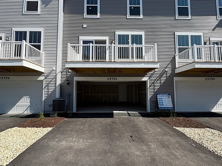 25752 W Yorkshire Dr — Photo 3